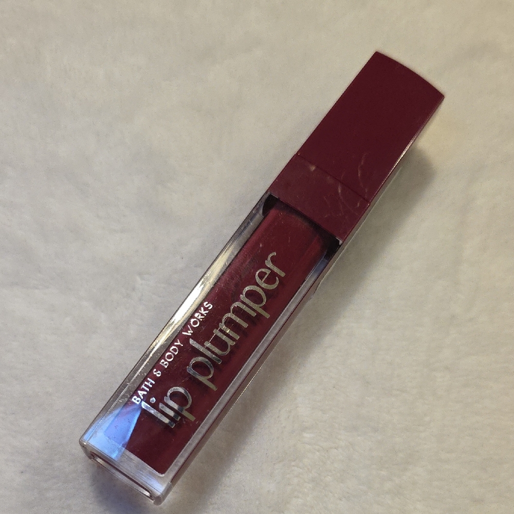New~ Bath & Body Works Lip Plumper - Berried Away